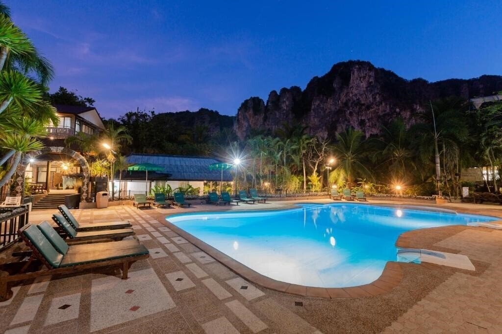 Отель Green View Village Resort 3*