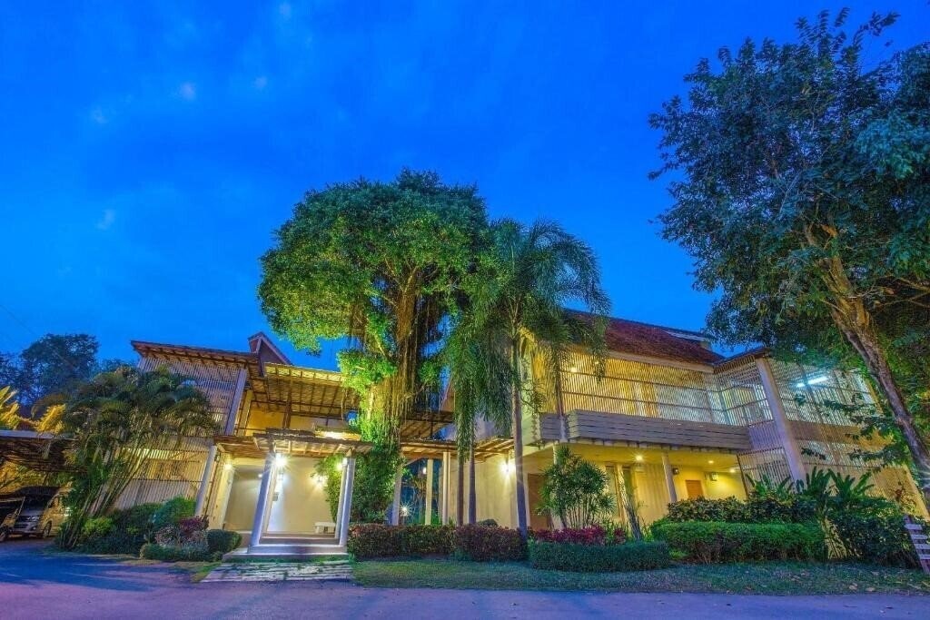 Готель Belle Villa Resort 4*