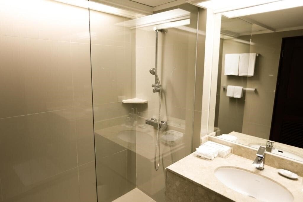 Фотографія The Imperial Hotel And Convention Centre Korat 4*