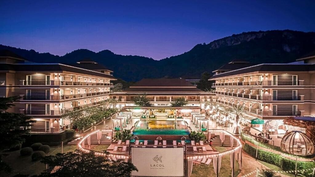 Отель Lacol Khaoyai - A Chatrium Collection 4*
