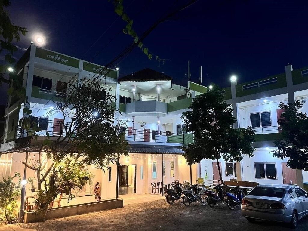Готель The 99 Inn Hotel 2*