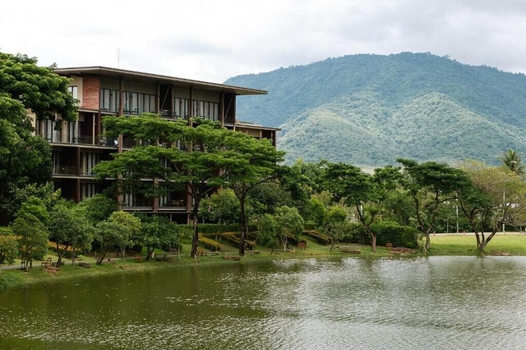 Готель Atta Lakeside Resort Suite 5*