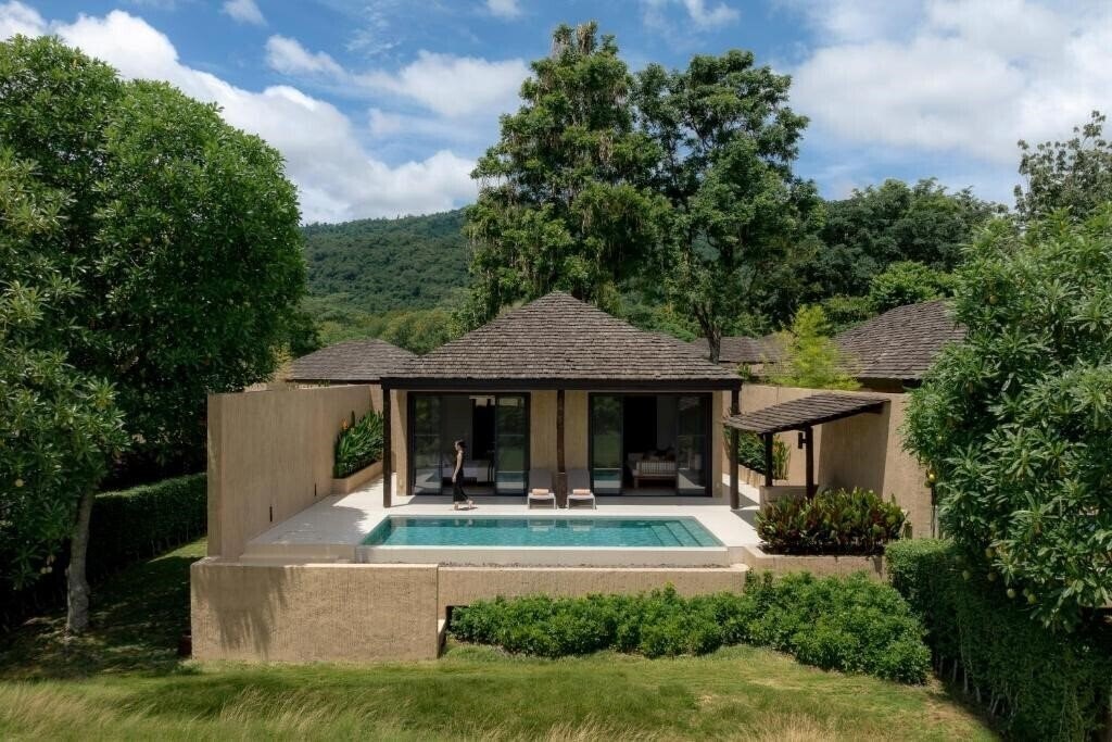 Отель Muthi Maya Forest Pool Villa Resort 5*
