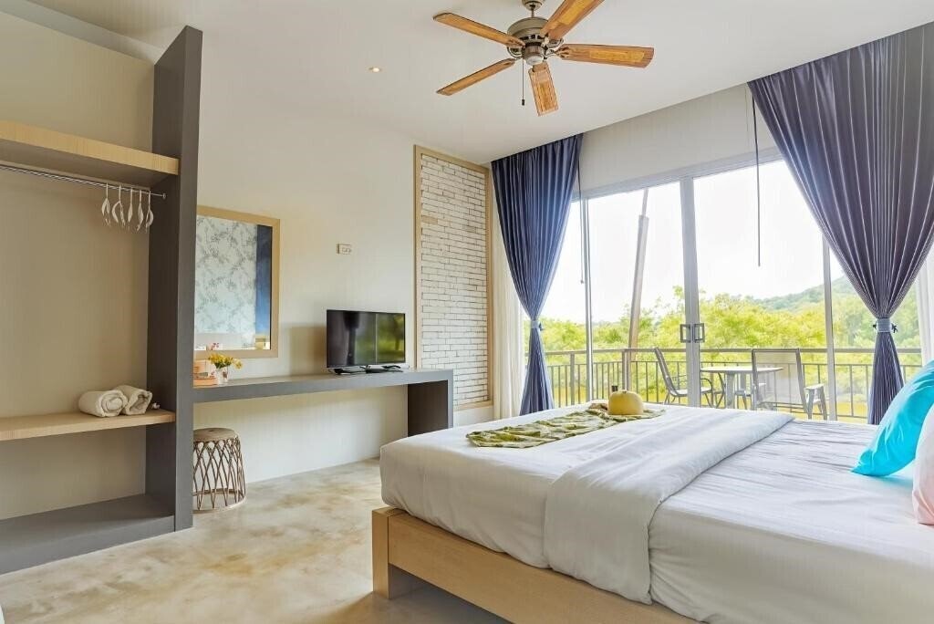 Картинка Amantra Lake View Resort 3*