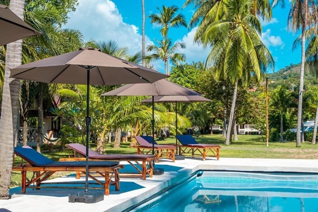 Фотография Lanta Beachfront Resort 3*