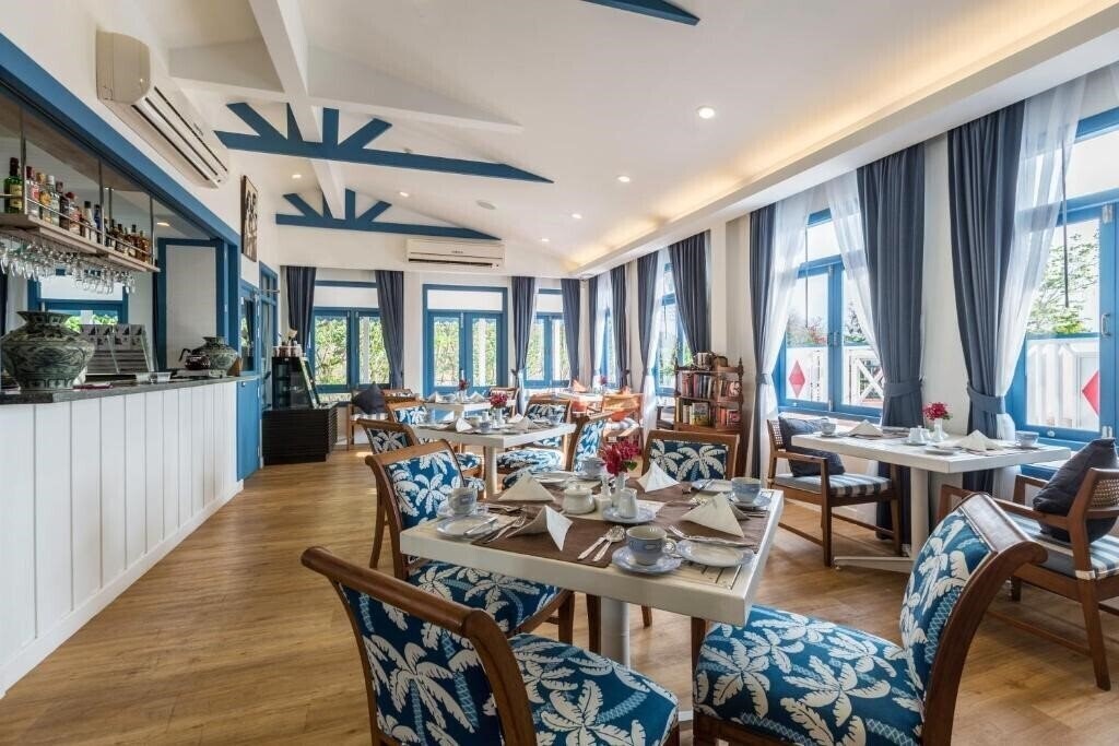 Изображение Somewhere Koh Sichang 3*