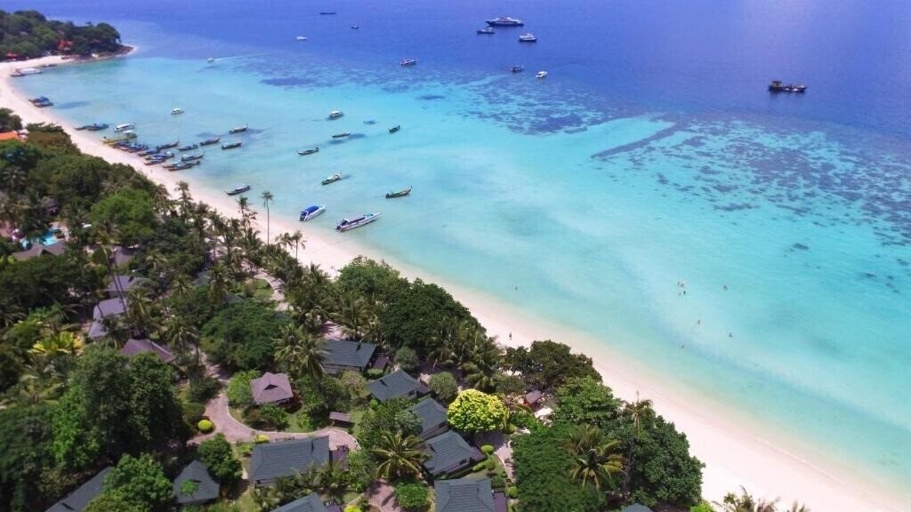 Отель Phi Phi Holiday Resort 4*
