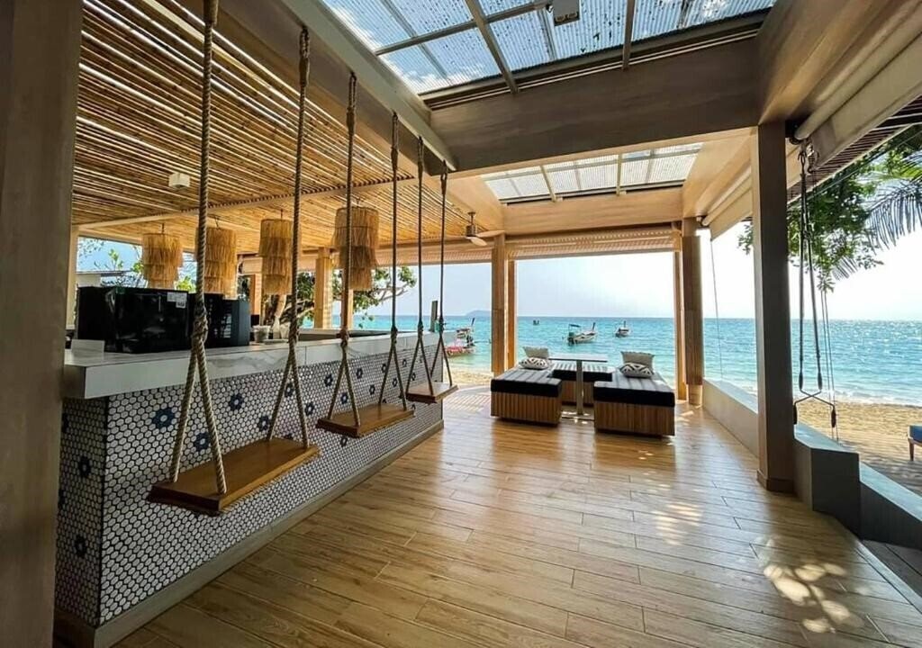 Картинка Phi Phi Holiday Resort 4*