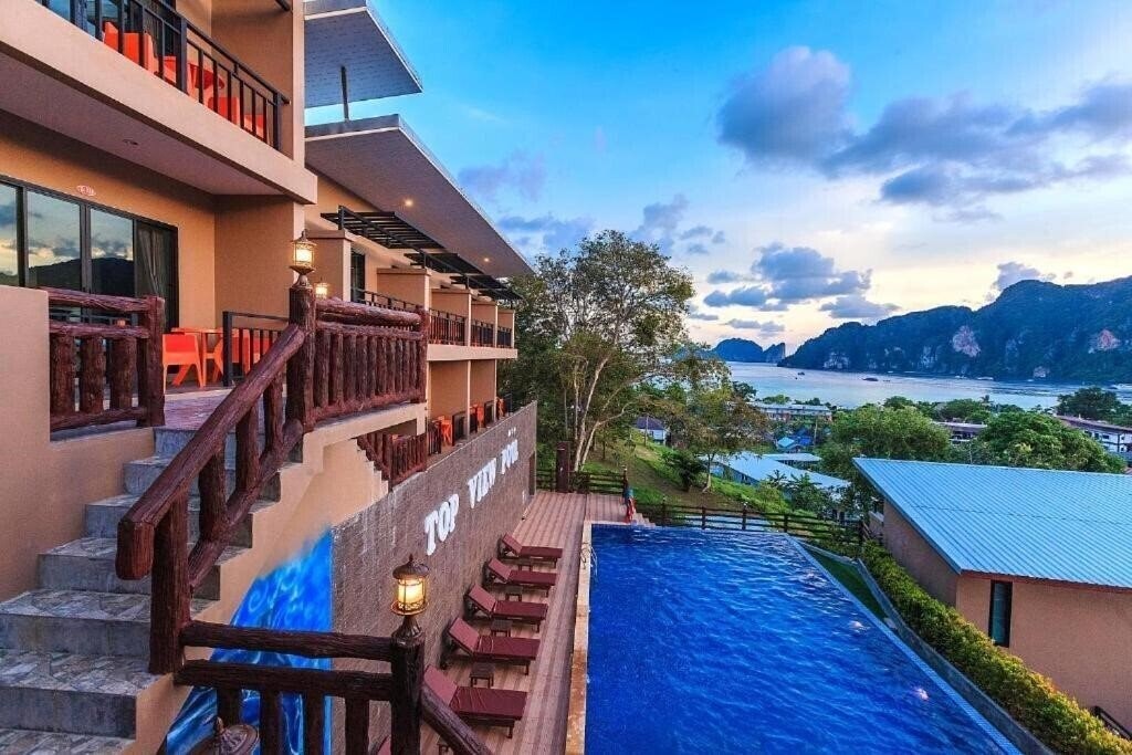 Картинка Phi Phi Top View Resort Hotel 3*
