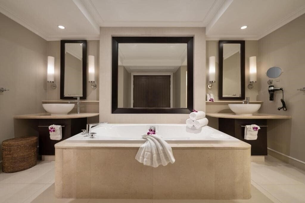 Фотографія Marriott Mai Khao Beach Vacation Club 5*