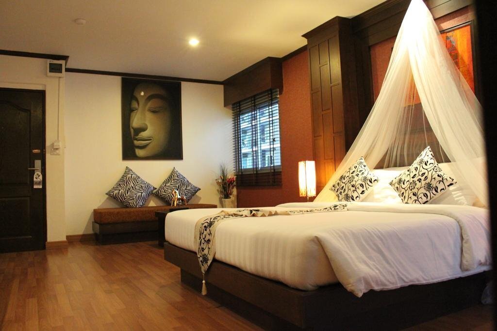 Отель Hemingway's Hotel 3*