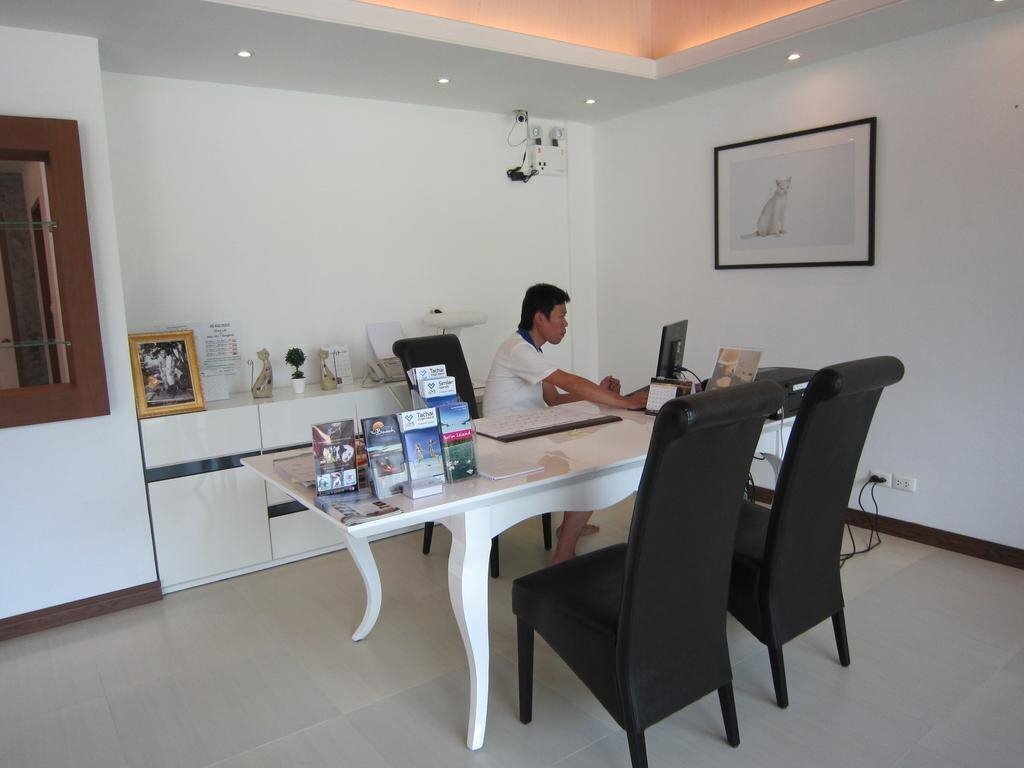 Фотографія White Cat Hotel 2*