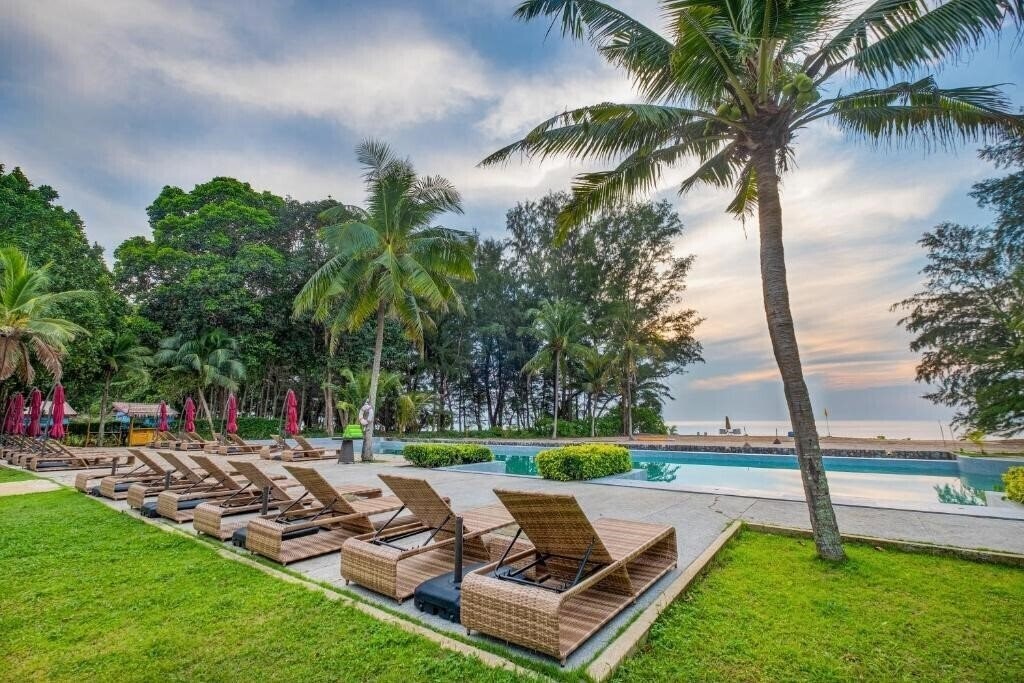 Готель Estella Phuket Mai Khao Beach Resort 4*