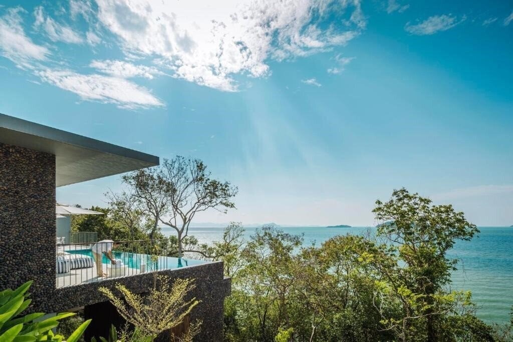 Отель Como Point Yamu 5*