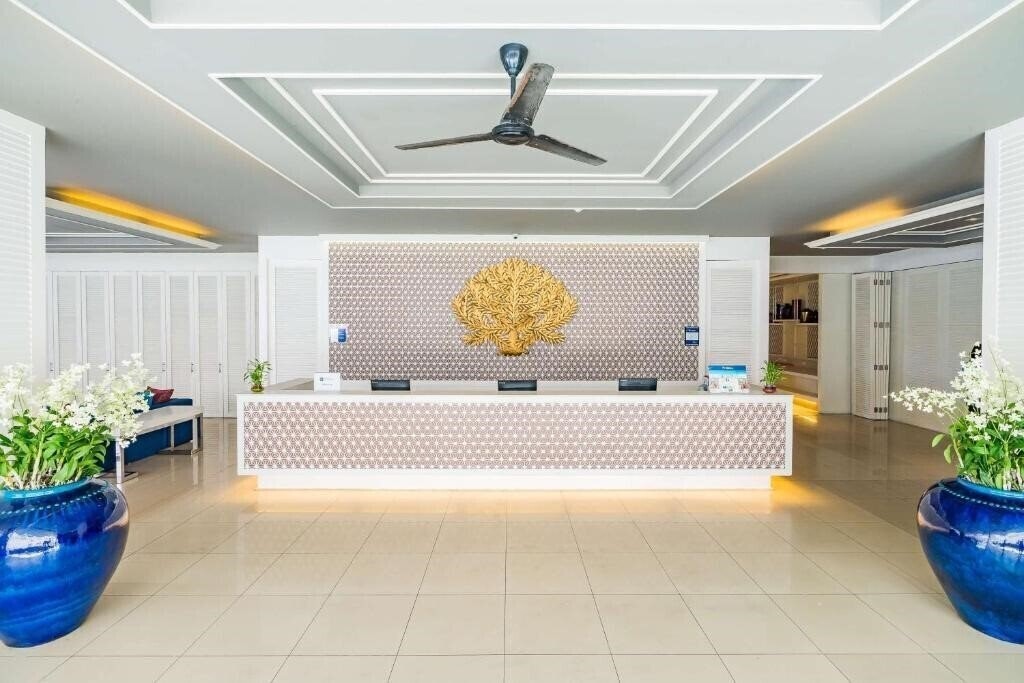Фотографія Best Western Patong Beach 4*