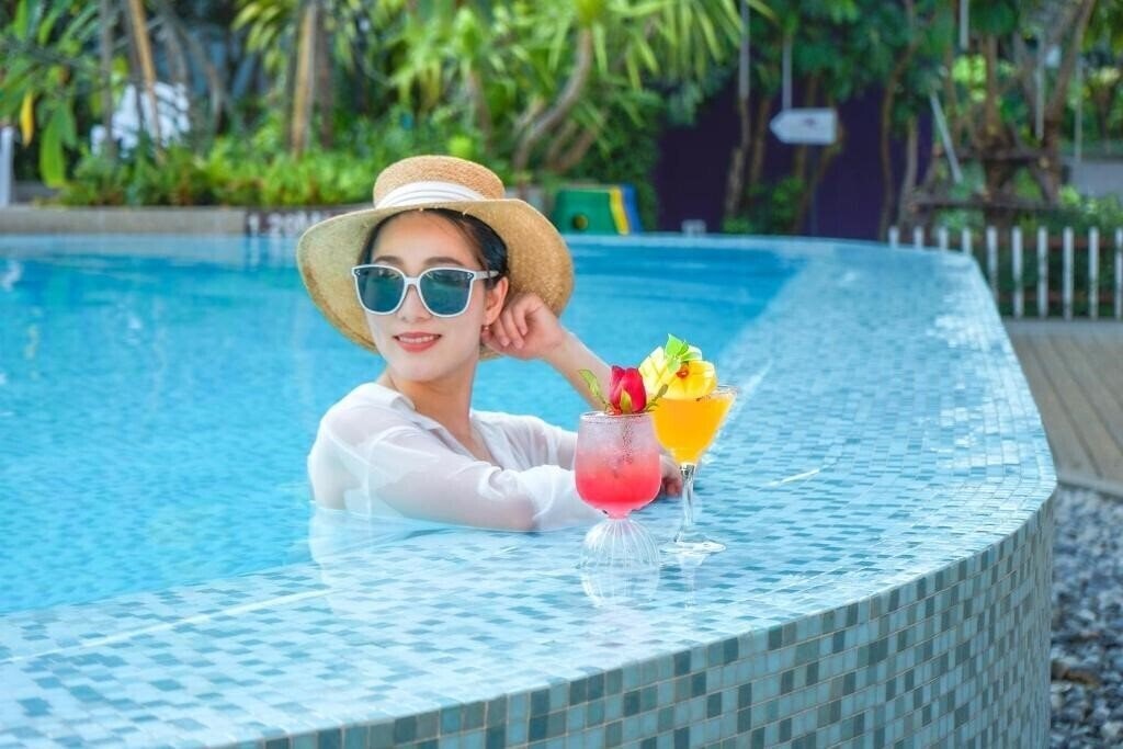 Картинка Holiday Inn Express Patong Beach Central 3*