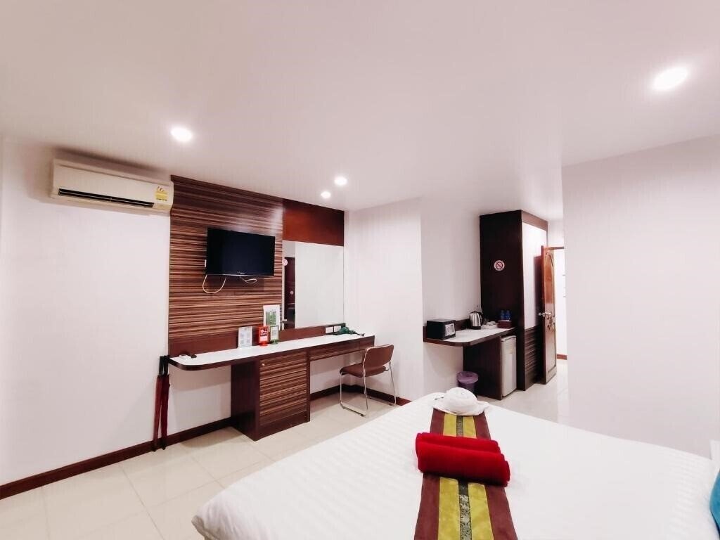 Фото Patong Max Value Hotel 3*