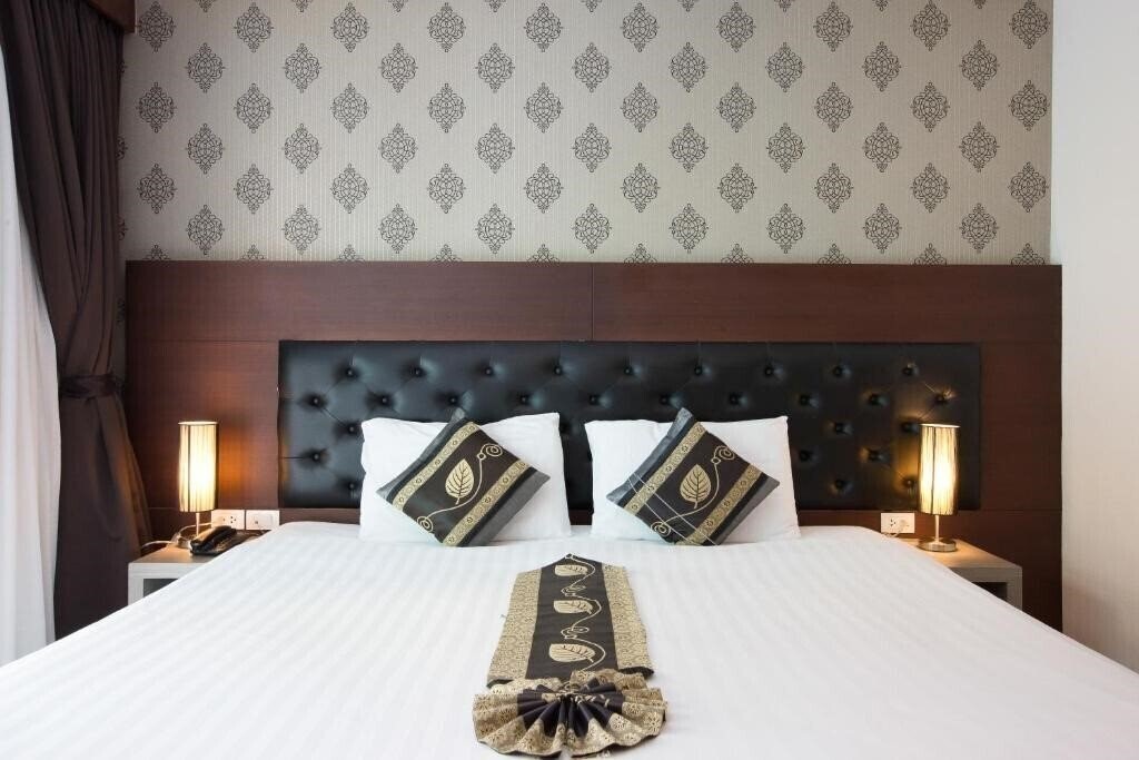 Отель Hemingways Silk Hotel 3*