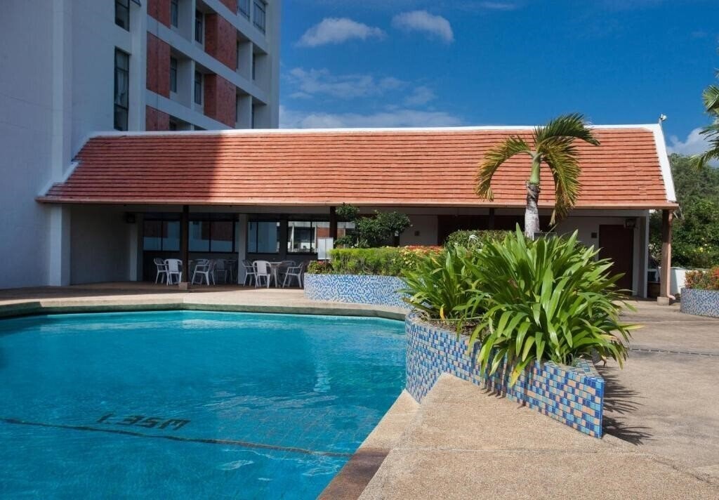 Фотографія Phuket Merlin 4*