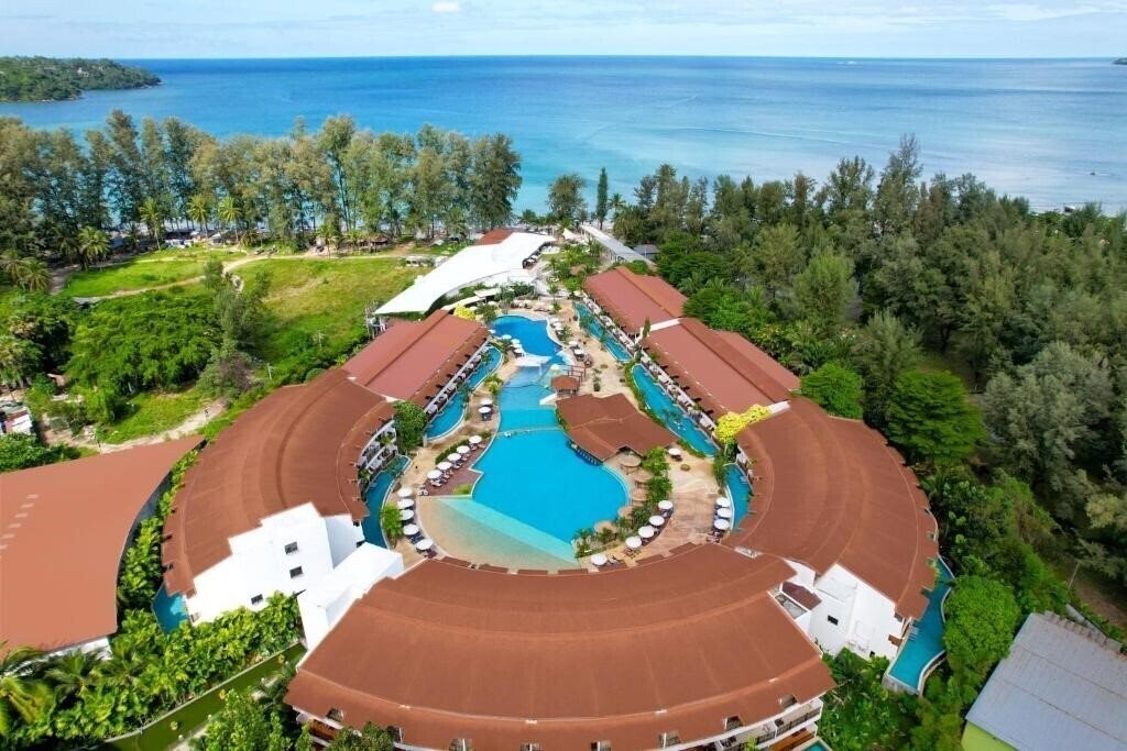 Готель Arinara Bangtao Beach Resort 4*