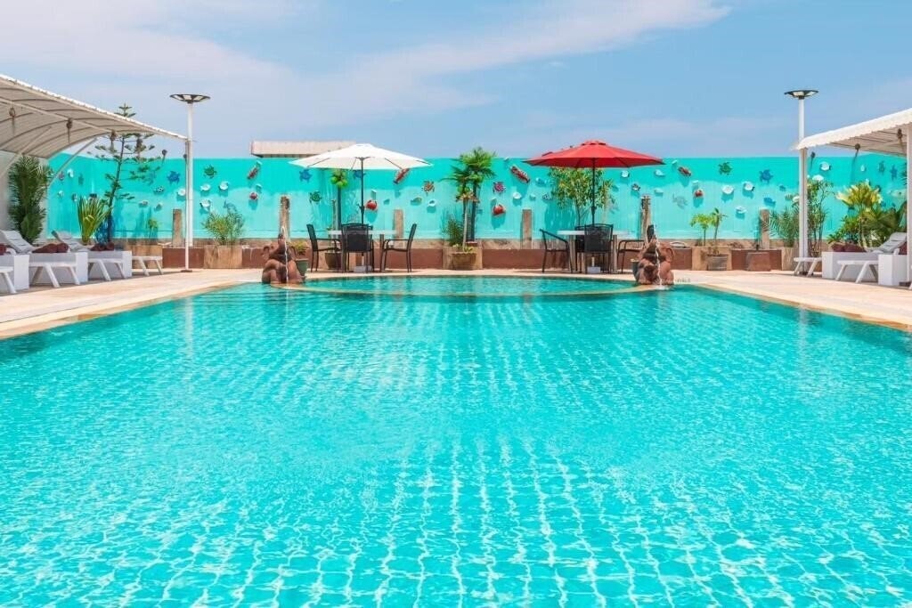 Готель Sunshine Resort Phuket 3*