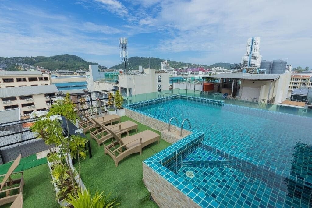 Готель Patong Buri Resort 3*