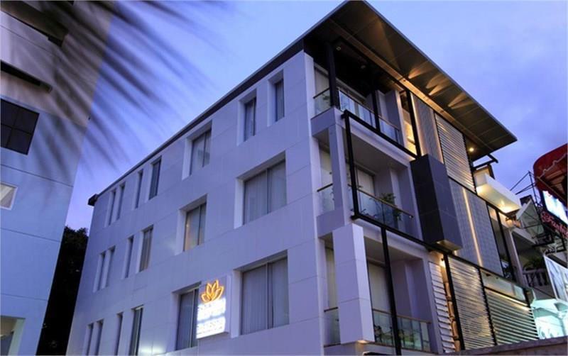 Готель The Belle Resort Patong 3*