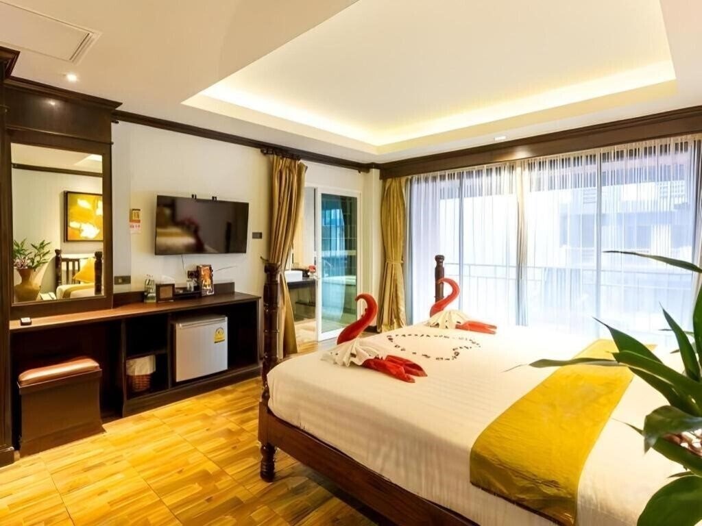 Картинка Tanawan Phuket Hotel 3*