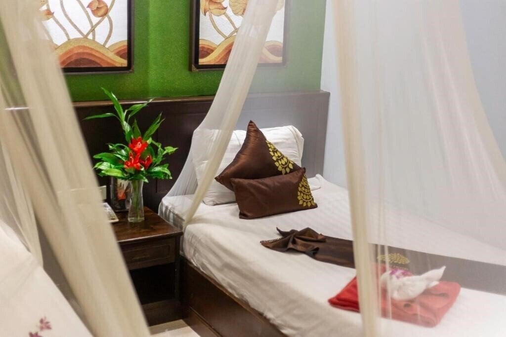 Фото Tanawan Phuket Hotel 3*