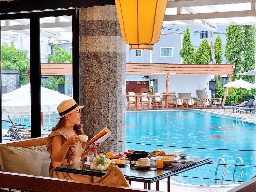 Фото Sawaddi Patong Resort 4*