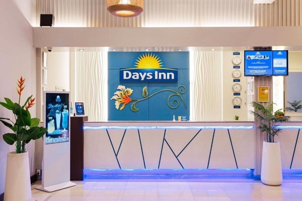 Фотография Days Inn by Wyndham Patong Beach 3*
