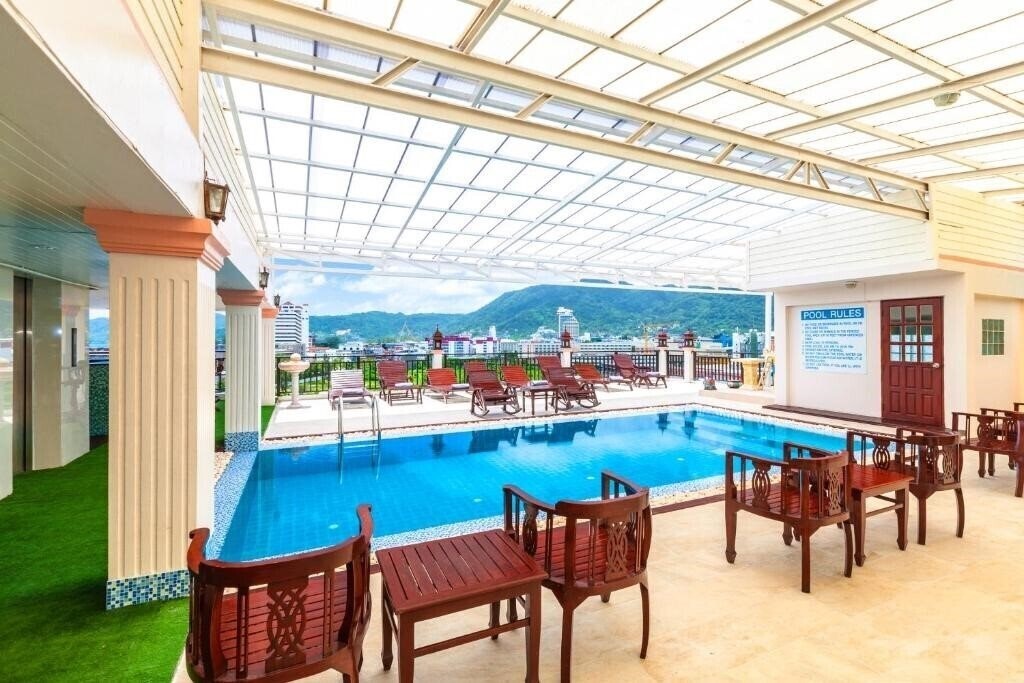 Готель Patong Heaven 3*