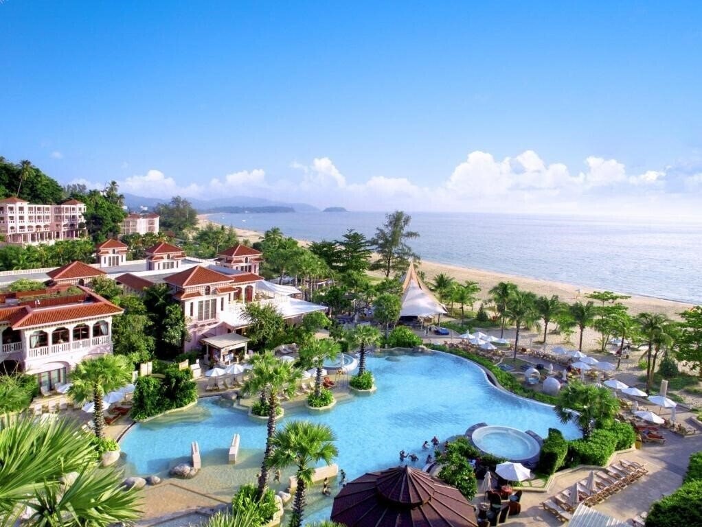 Отель Centara Grand Beach Resort Phuket 5*