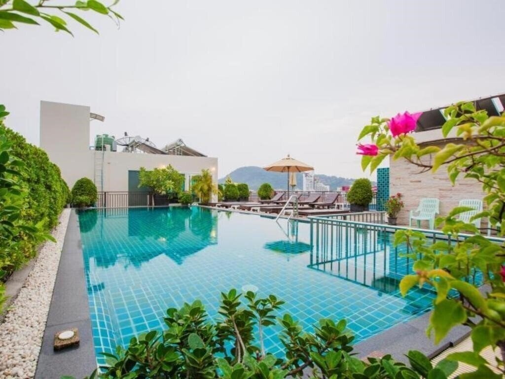 Отель Azure Phuket Hotel 3*