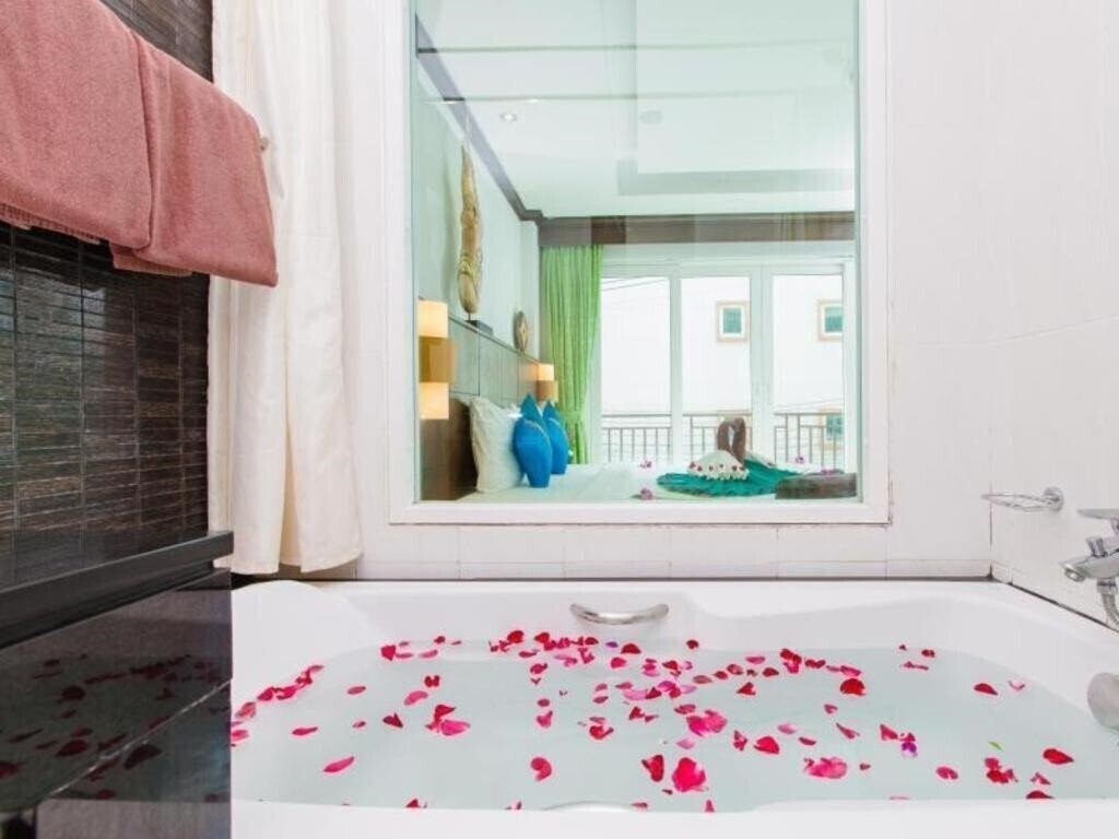 Фотография Azure Phuket Hotel 3*