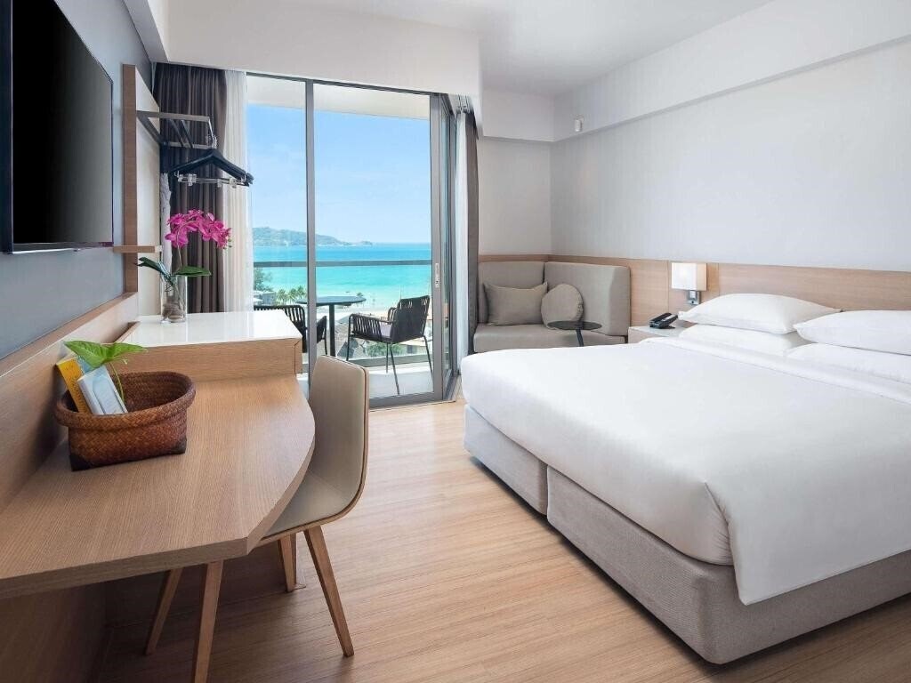 Фото The Andaman Beach Hotel Phuket (ex. Hyatt Place Phuket Patong) 4*