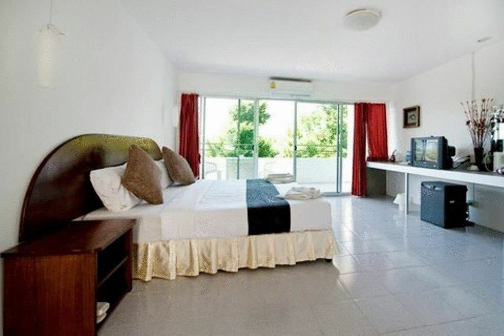 Фотографія Karon Cliff Contempary Boutique 3*