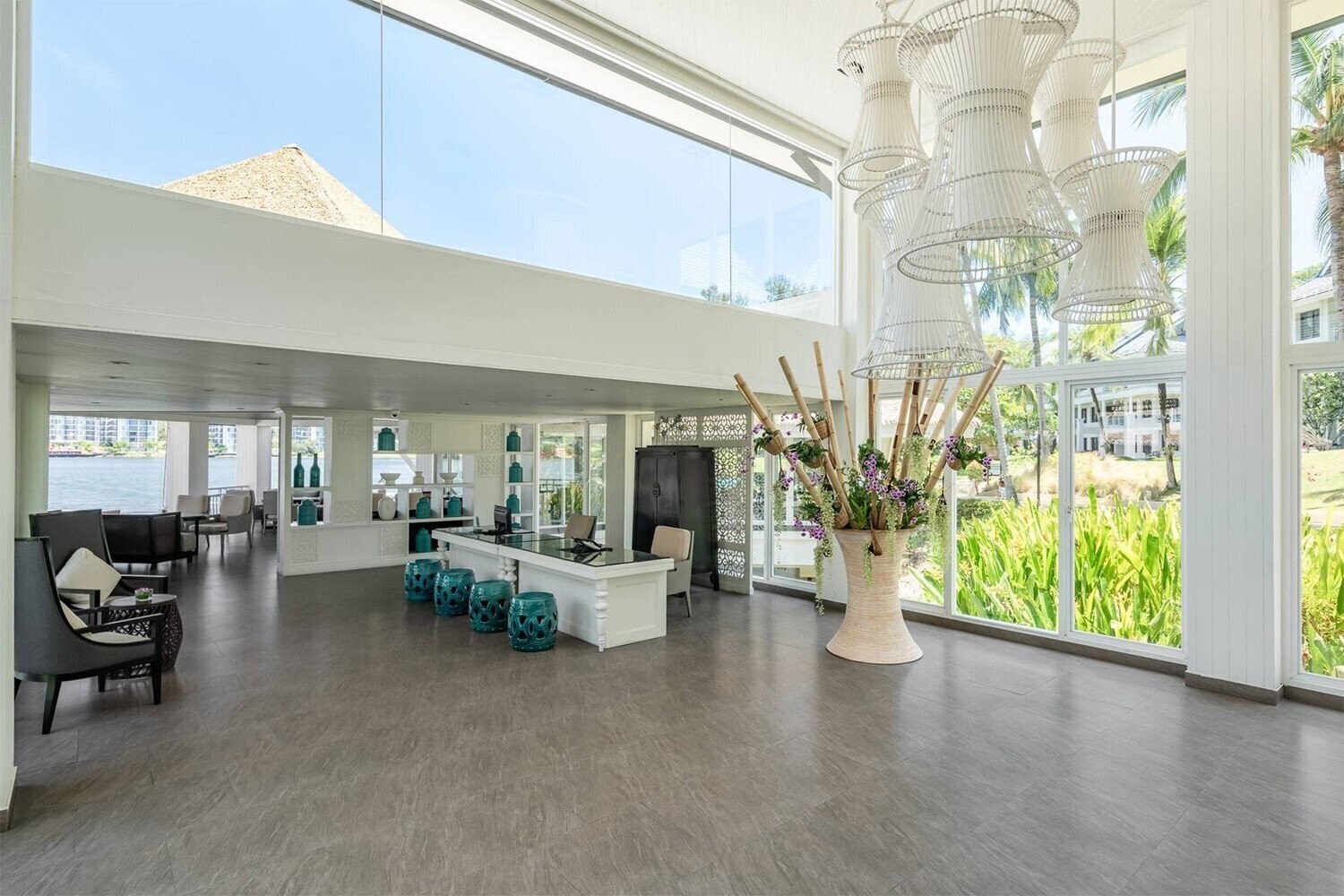 Фото Outrigger Laguna Phuket Beach Resort 5*