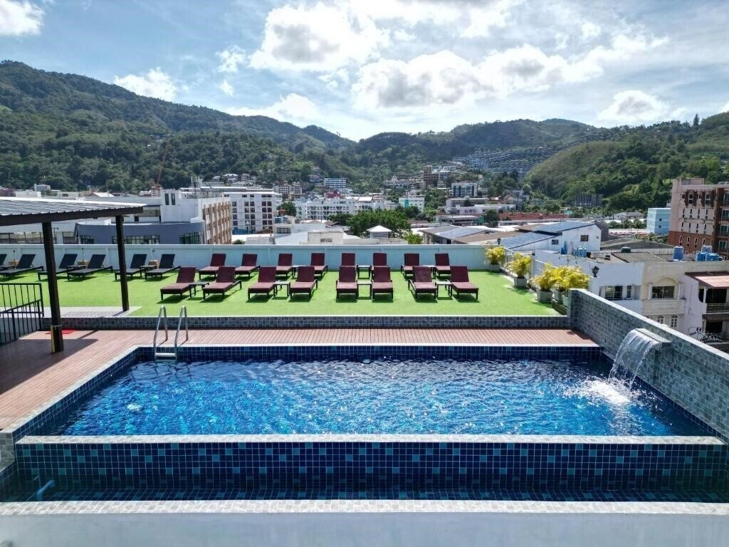 Готель Paripas Patong Resort 4*