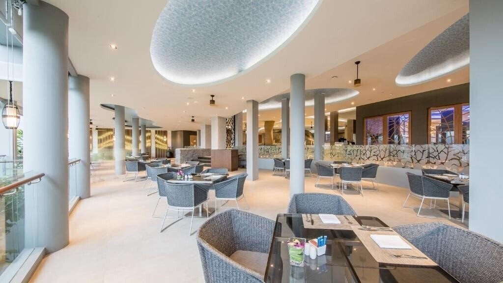 Фотографія Crest Resort 5*