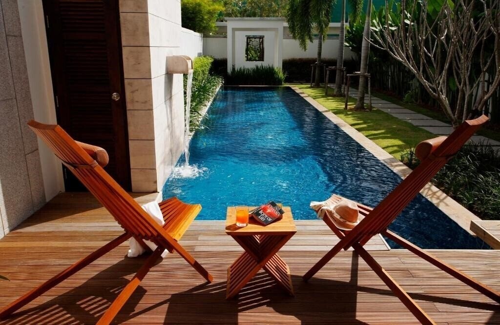 Отель Two Villas Holiday Oxygen Style Bangtao Beach 4*