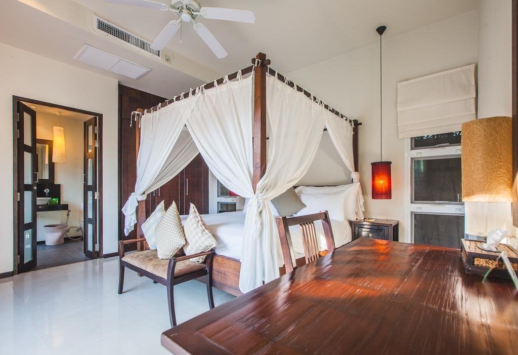 Фотография Two Villas Holiday Oriental Style Nai Harn Beach 4*