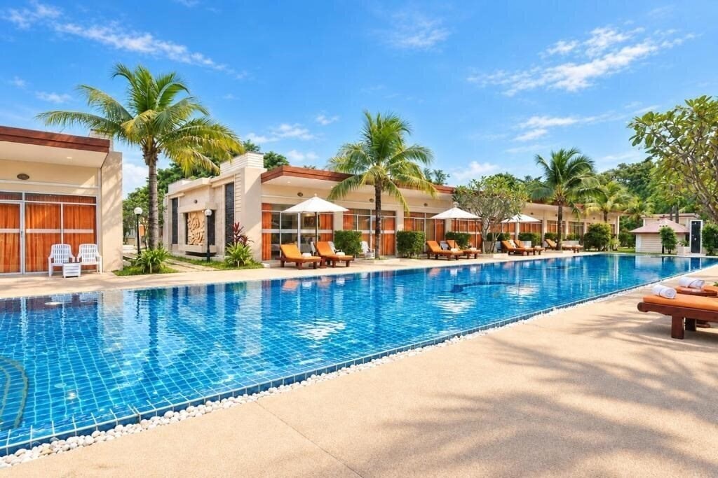 Отель Blue Palm Seafront Resort Phuket 4*