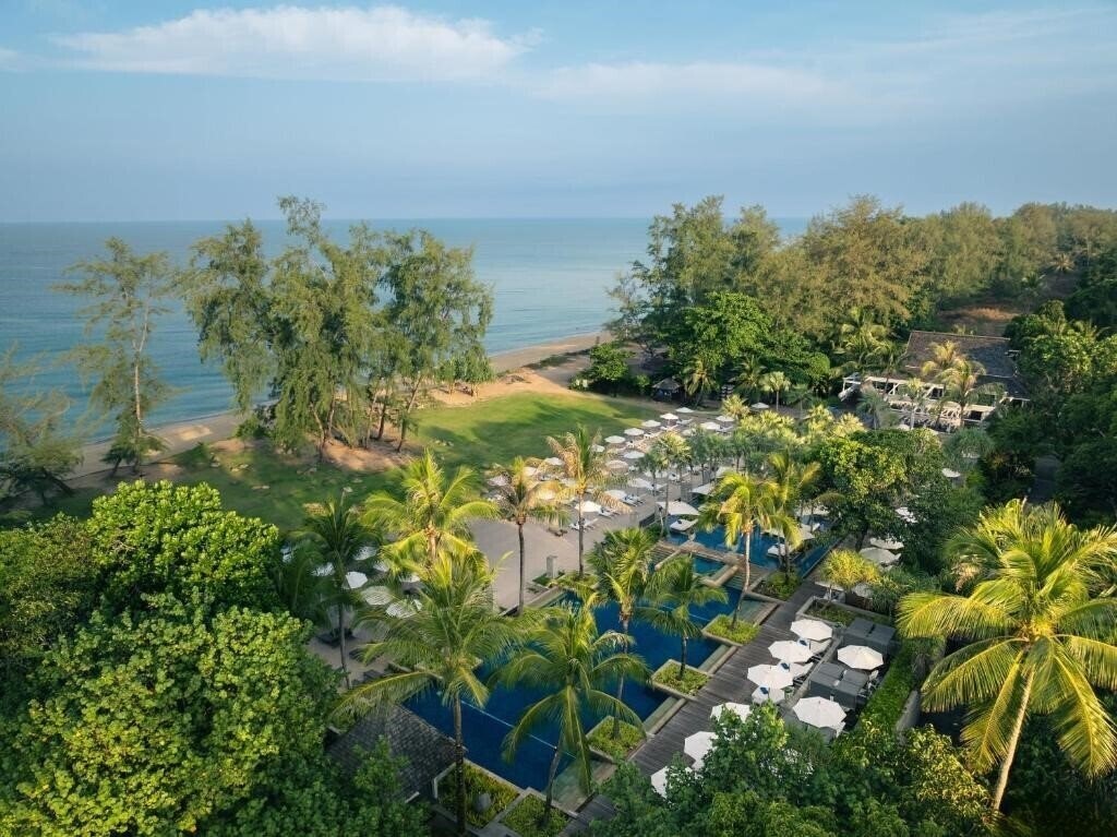 Готель Anantara Phuket Mai Khao Villas 5*