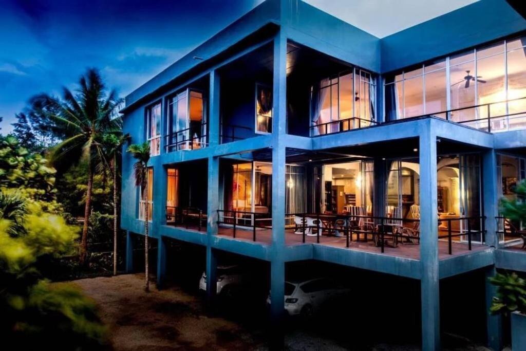 Отель Black Pearl Phuket 2*