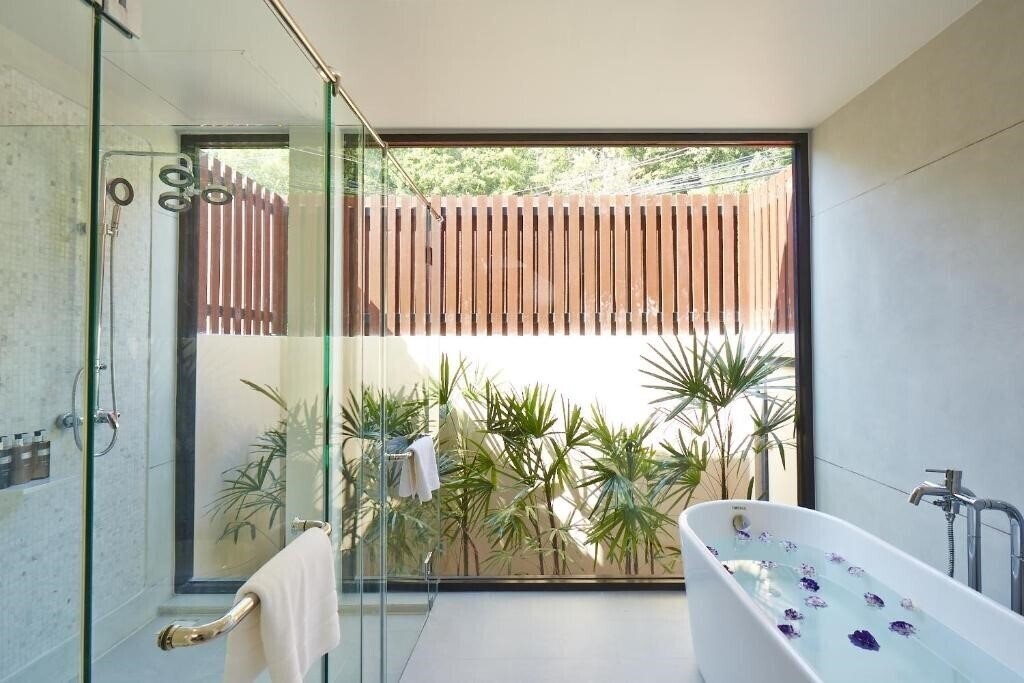 Фото Bandara Pool Villas Phuket 5*