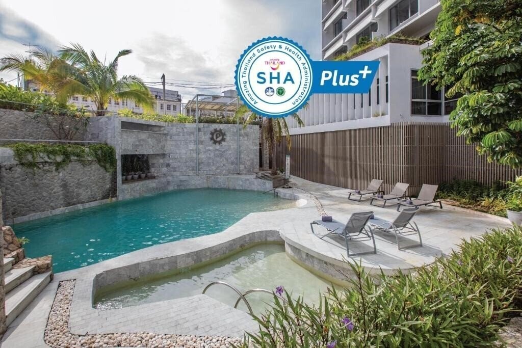 Отель Pearl Hotel Phuket 3*