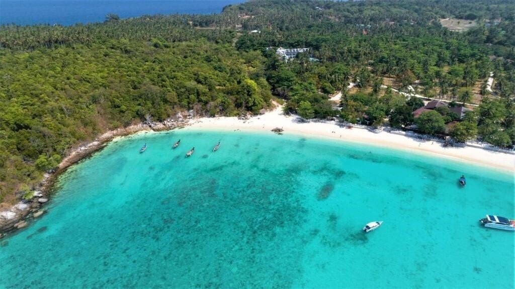 Фотографія Racha Island Resort Rayaburi 4*