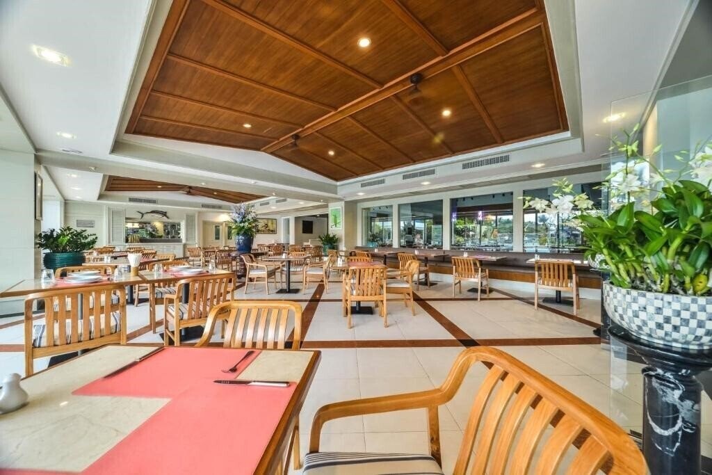 Фотографія The Andaman Beach Suites Hotel 4*