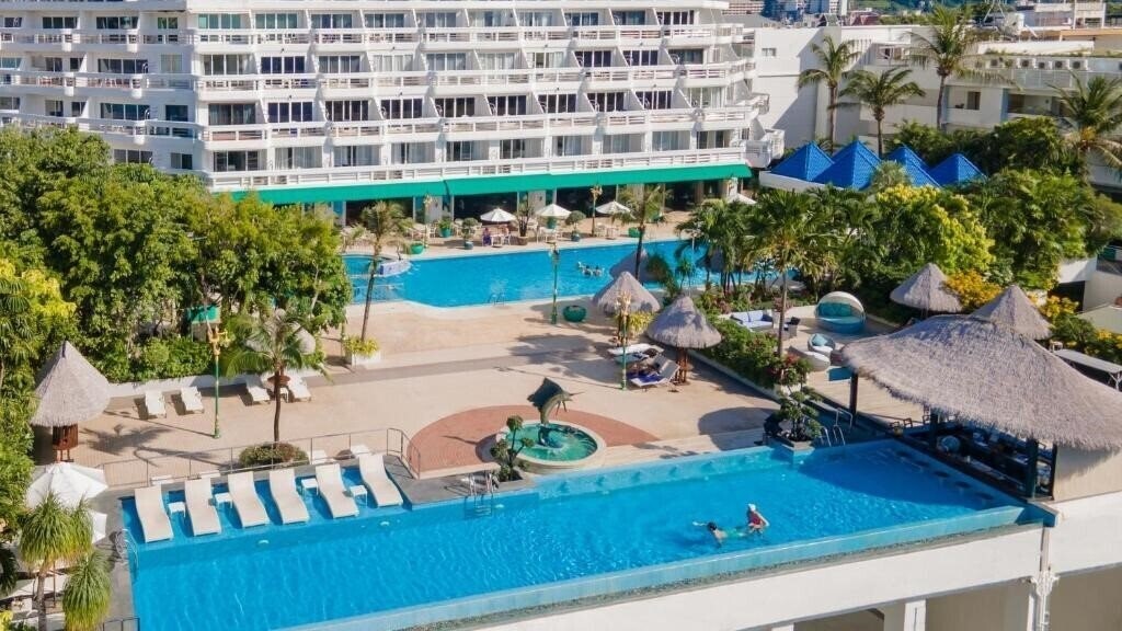 Фотографія The Andaman Beach Suites Hotel 4*